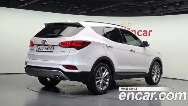 2016 Hyundai Santa Fe, foto 2