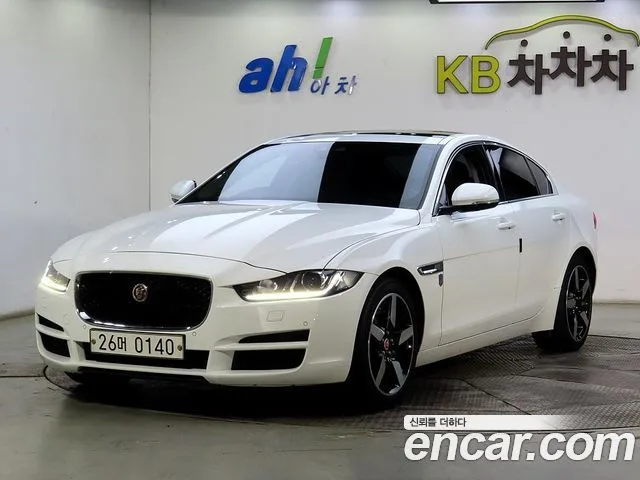 2017 Jaguar XE