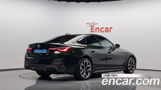 2022 BMW i4
