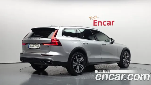 2021 Volvo V60