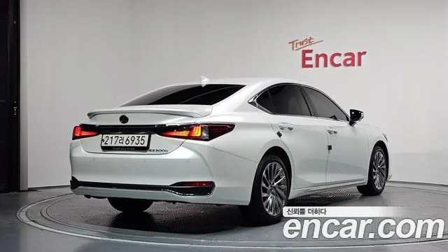 2026 Lexus ES, foto 2