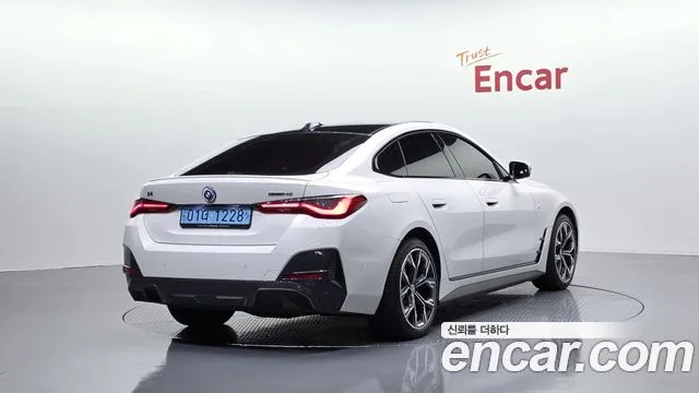 2024 BMW i4