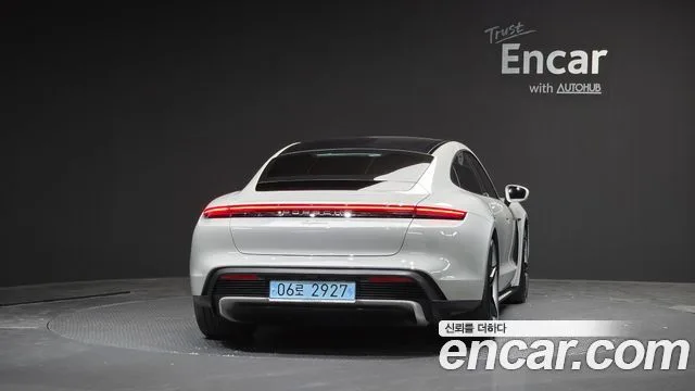 2025 Porsche Taycan, foto 4