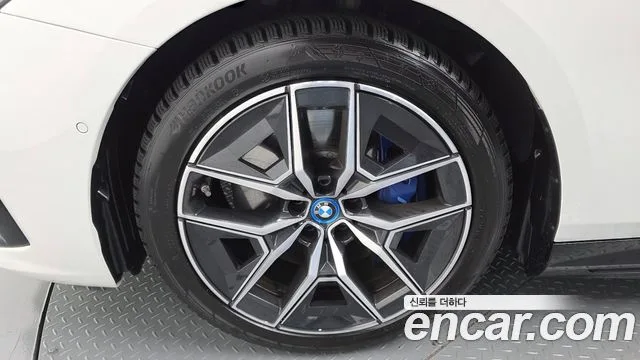 2024 BMW i5, foto 4