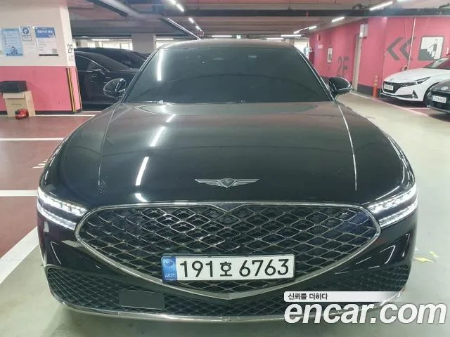 2023 Genesis G90