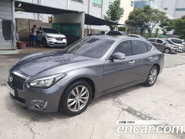 2016 Infiniti Q70
