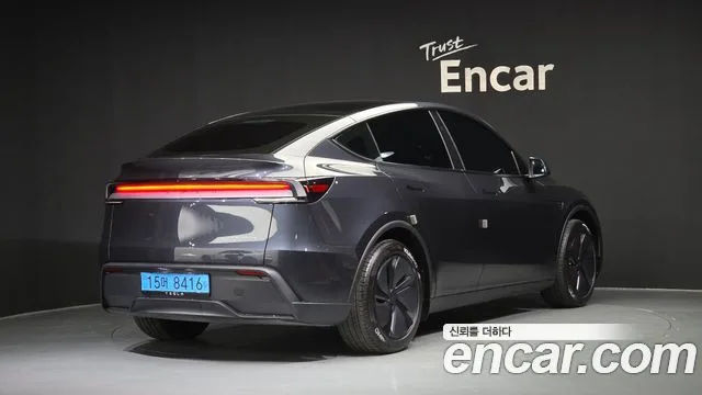2026 Tesla Model Y, foto 2