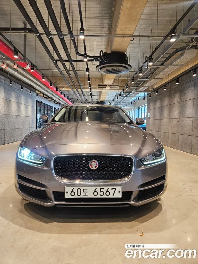 2016 Jaguar XE