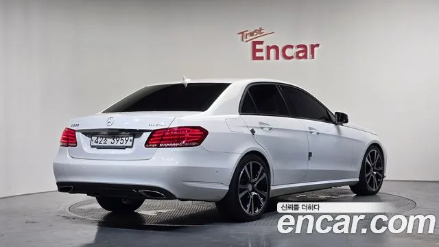 2016 Mercedes-Benz E-Class, foto 2
