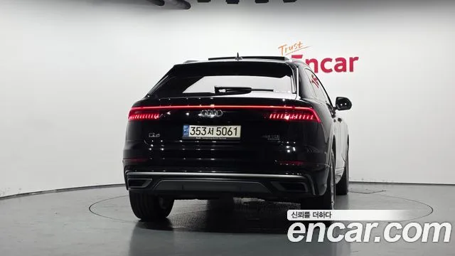 2021 Audi Q8, foto 3