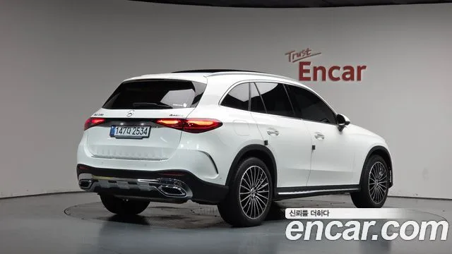 2023 Mercedes-Benz GLC-Class