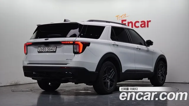 2025 Ford Explorer