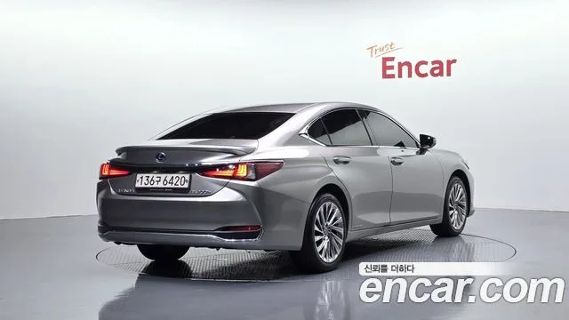 2022 Lexus ES