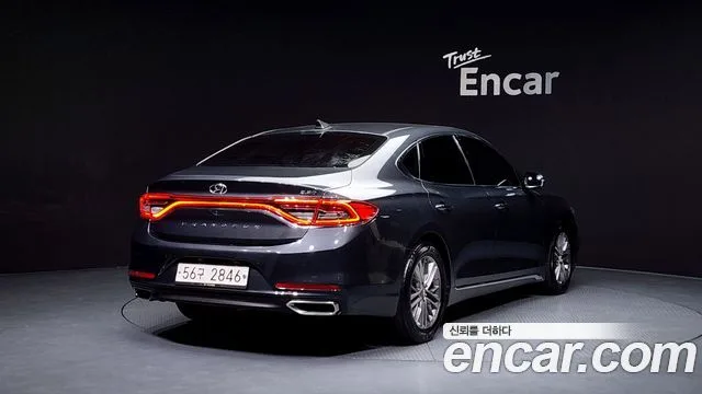 2017 Hyundai Grandeur, foto 2