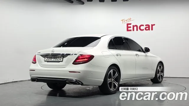 2017 Mercedes-Benz E-Class, foto 2