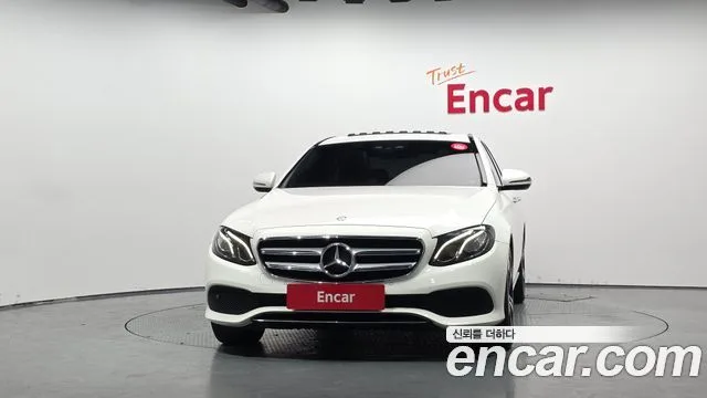 2017 Mercedes-Benz E-Class, foto 3