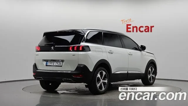 2022 Peugeot 5008