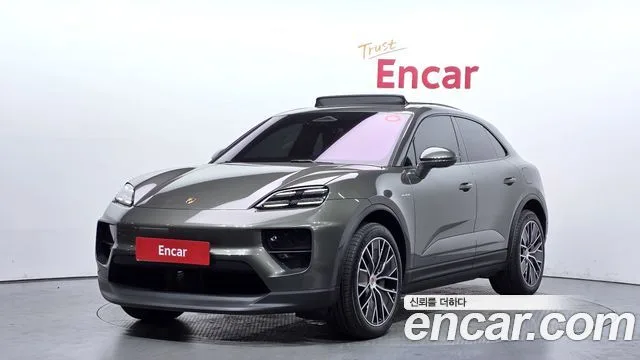 2025 Porsche Macan