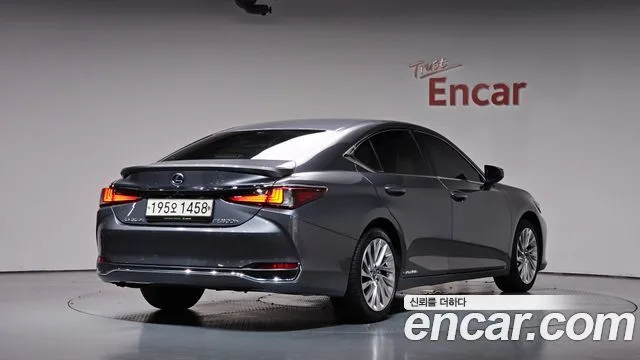 2020 Lexus ES, foto 2