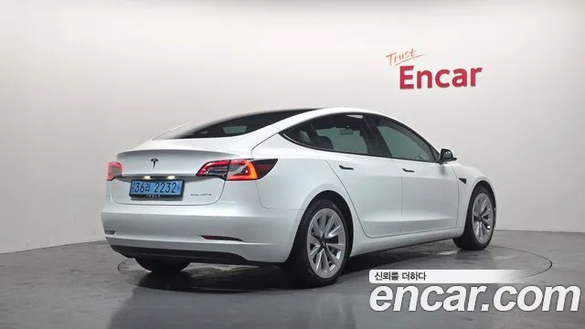 2022 Tesla Model 3, foto 2