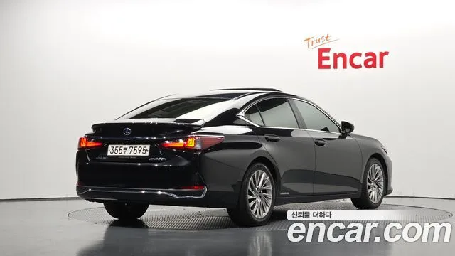 2022 Lexus ES