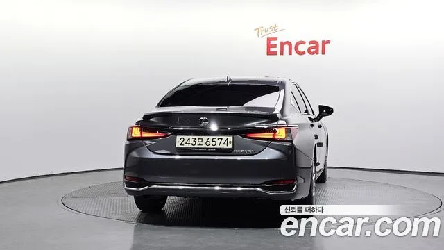 2023 Lexus ES, foto 4