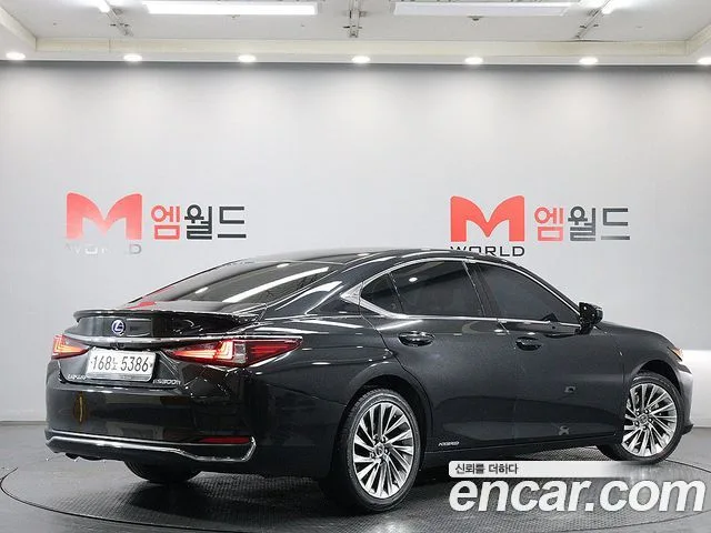 2021 Lexus ES, foto 2