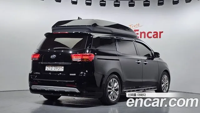 2016 Kia Carnival, foto 2