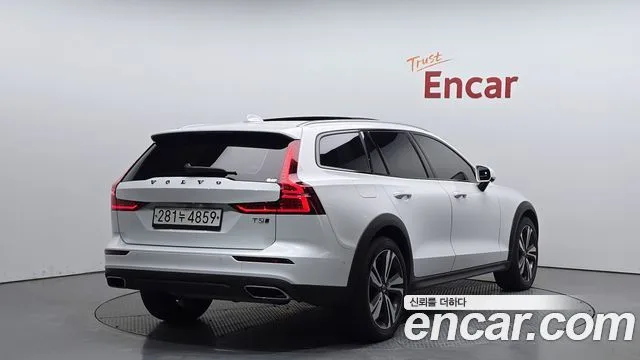 2020 Volvo V60