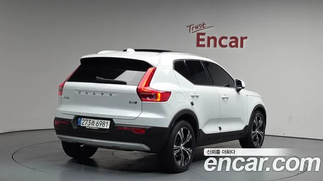 2021 Volvo XC40