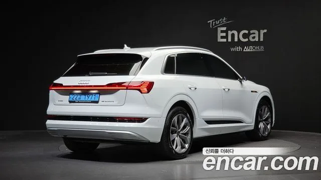 2022 Audi e-tron