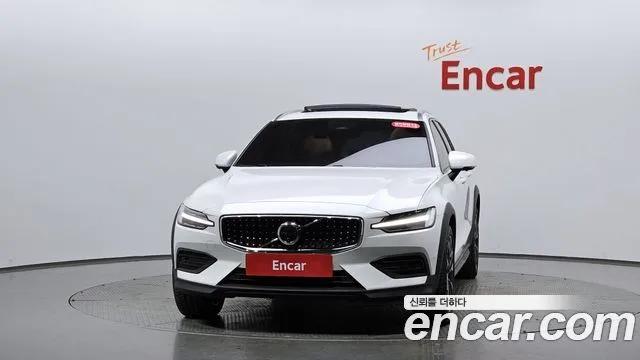 2024 Volvo V60, foto 2