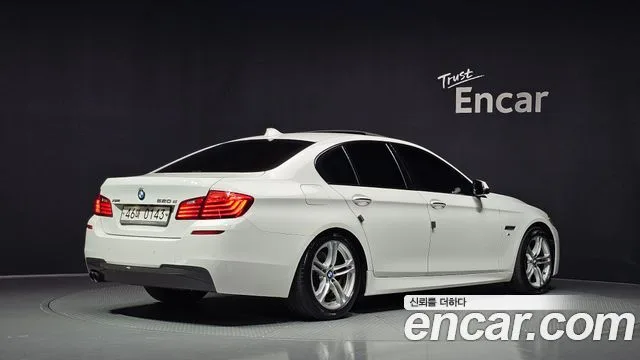2016 BMW 5-Series, foto 2