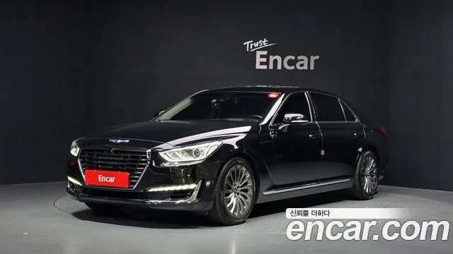 2017 Genesis EQ900
