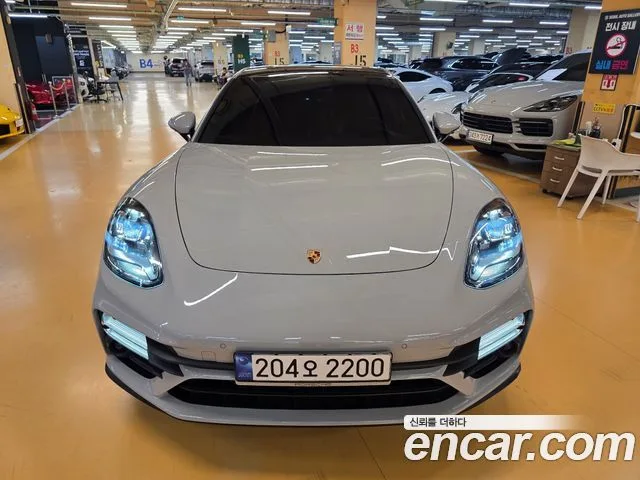 2023 Porsche Panamera