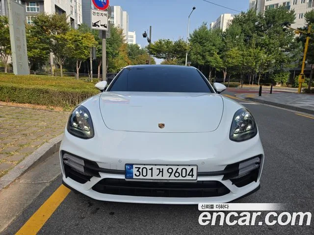 2023 Porsche Panamera