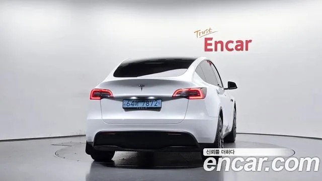 2024 Tesla Model Y, foto 3