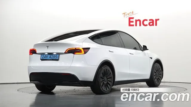 2024 Tesla Model Y, foto 2