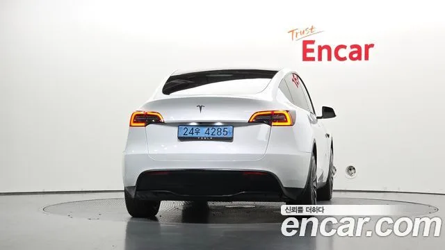 2024 Tesla Model Y, foto 4