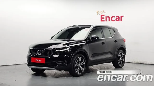 2022 Volvo XC40
