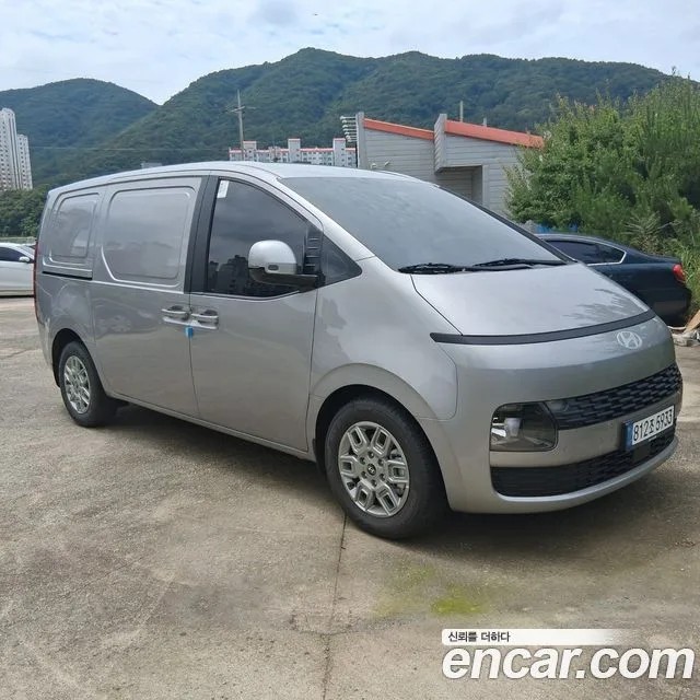 2026 Hyundai Staria