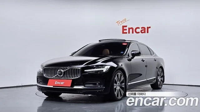 2022 Volvo S90