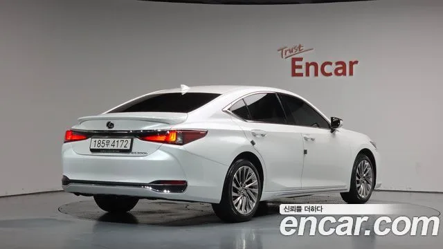 2026 Lexus ES, foto 2