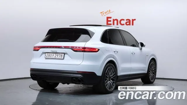 2020 Porsche Cayenne, foto 2