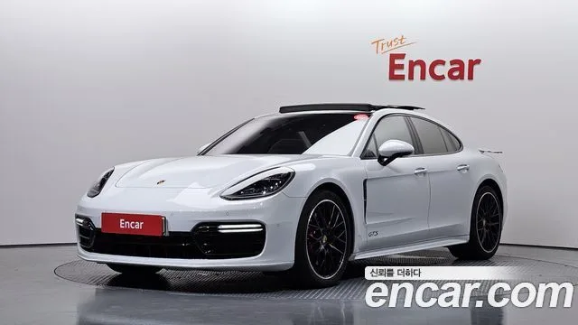 2020 Porsche Panamera