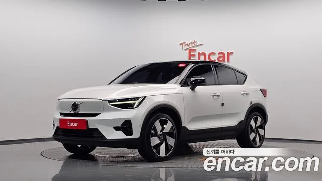 2022 Volvo C40