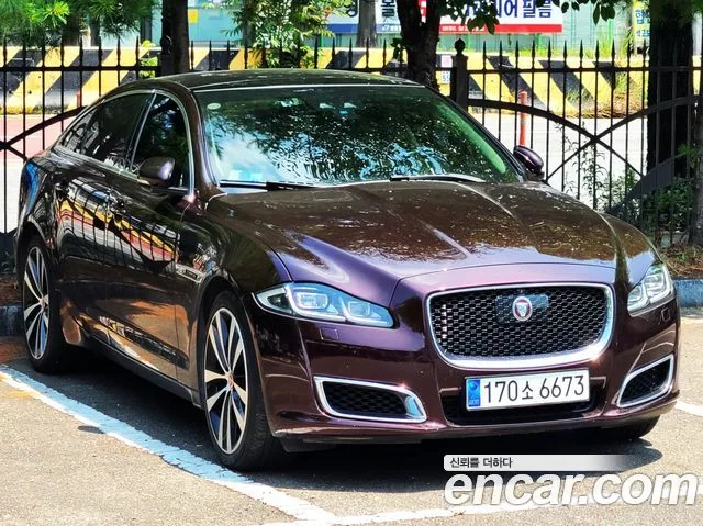 2019 Jaguar XJ