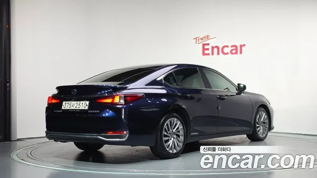 2021 Lexus ES, foto 2