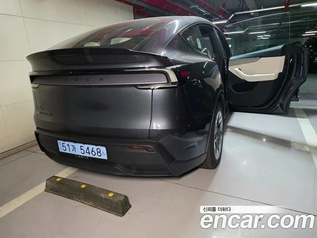 2026 Tesla Model Y, foto 2