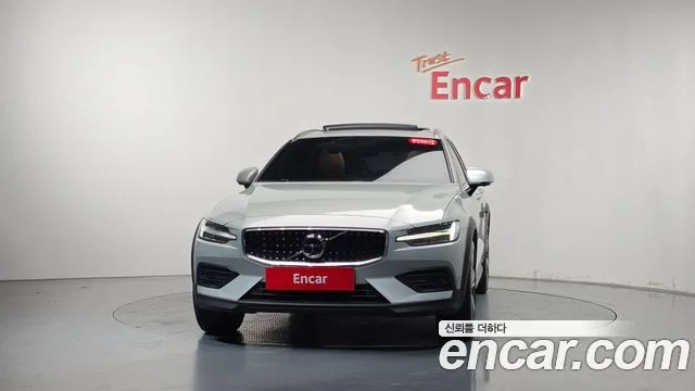 2021 Volvo V60, foto 2